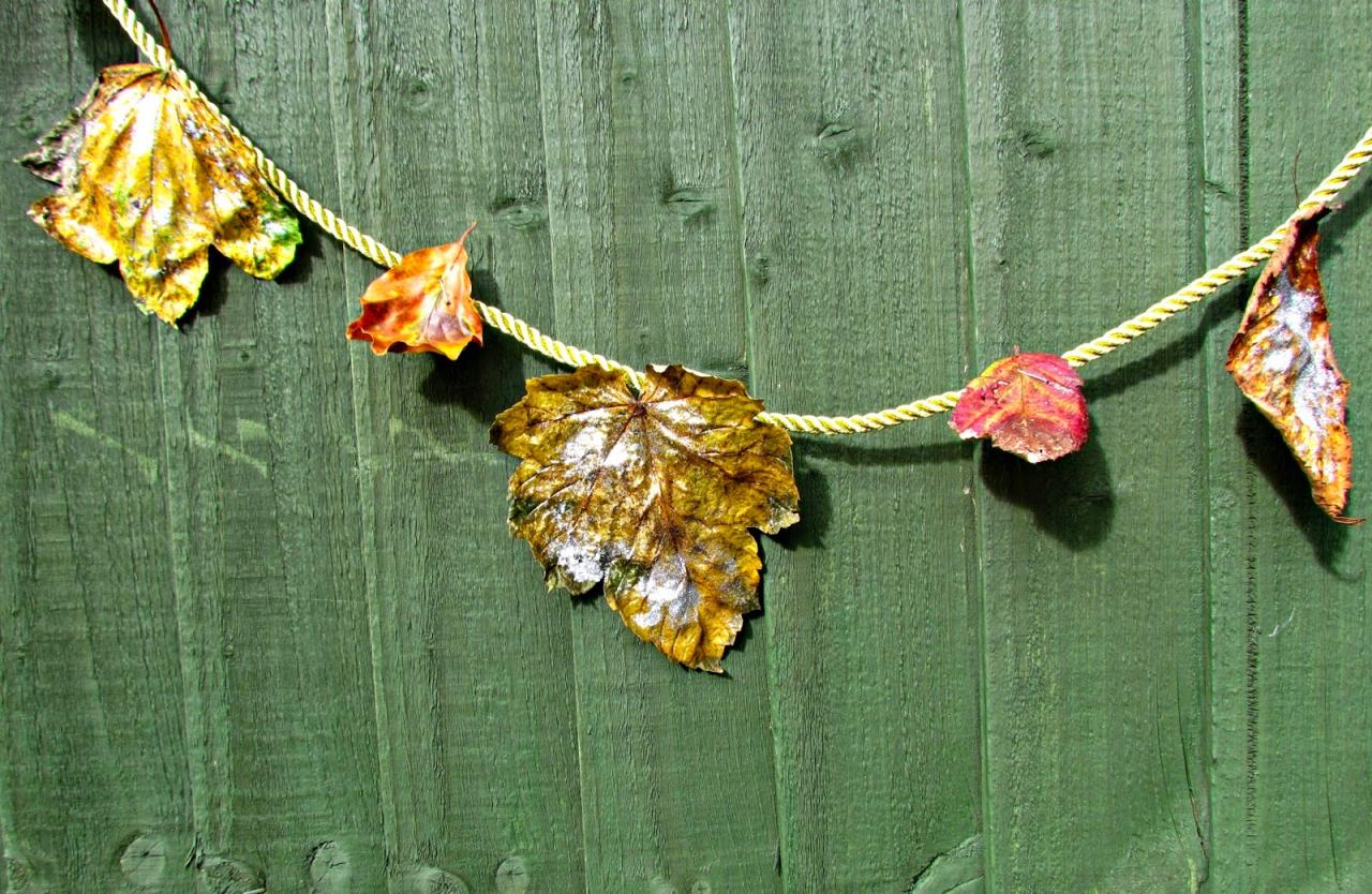 Autumn Leaf Garland: Transform Your Space with This Easy DIY Guide!